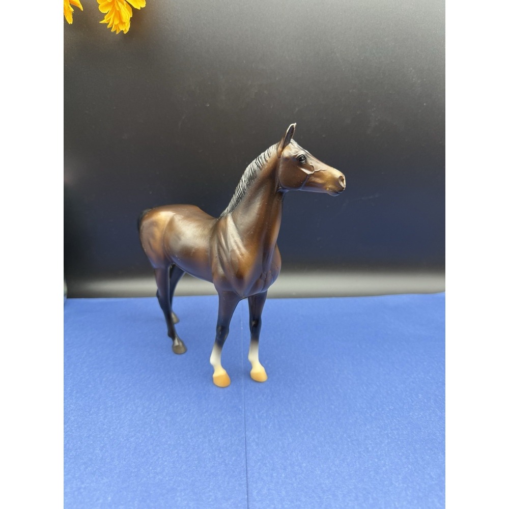 Breyer Horse #951 Mahogany Bay Thoroughbred‎ Freedom Series 1:12 Scale racehorse